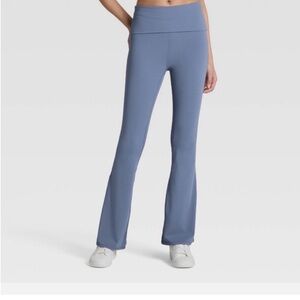 Regular-Waist Flared Yoga Pants in Dusty Blue Joylab NWT size Large